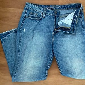 Distressed Straight Leg Jeans